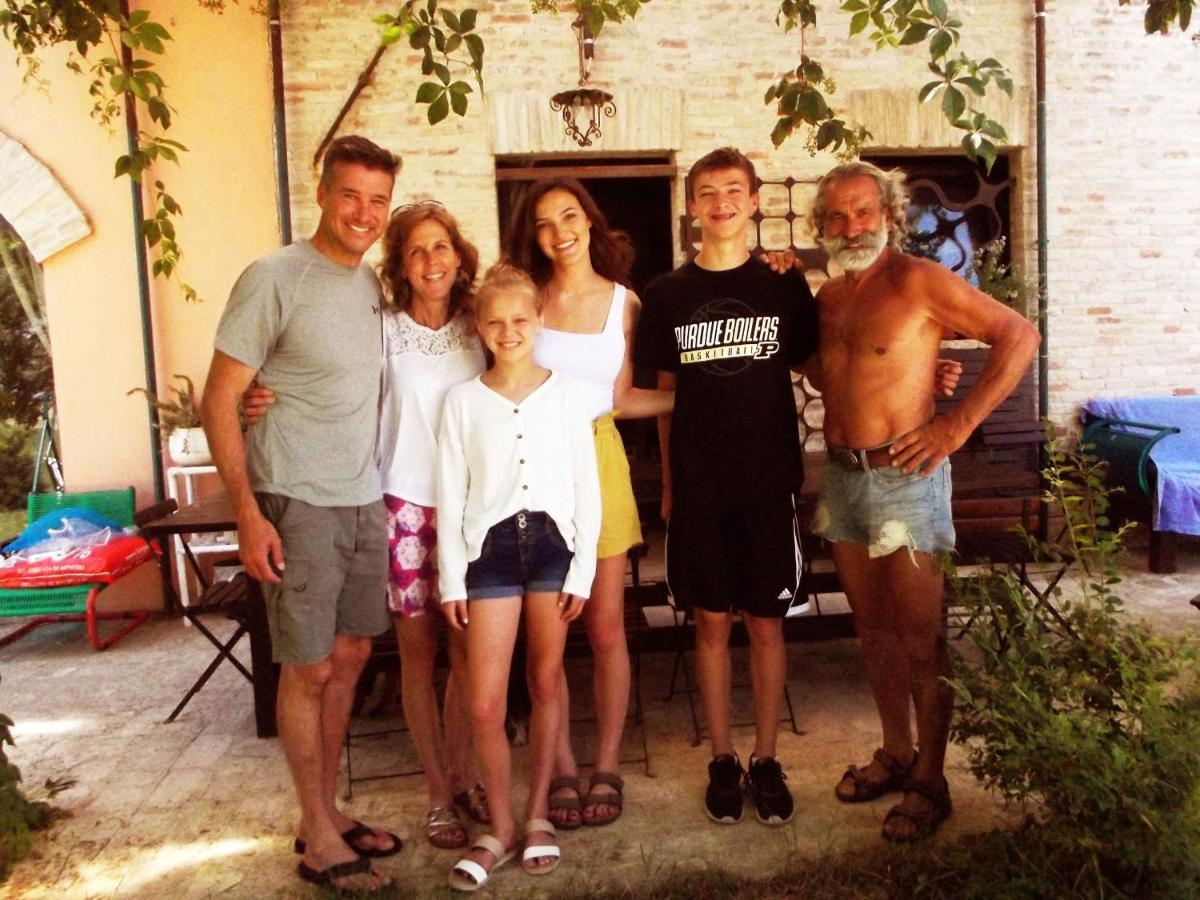 "La Casa Degli Ulivi Art B&B" Trecastelli 外观 照片
