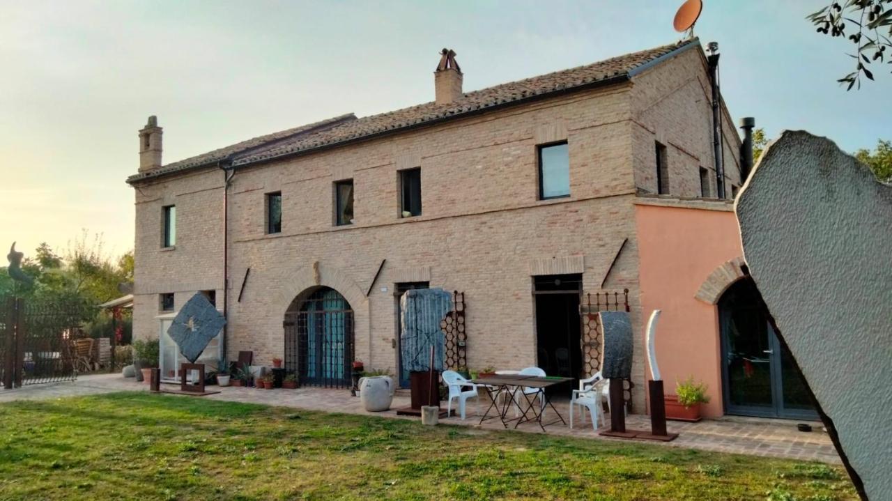 "La Casa Degli Ulivi Art B&B" Trecastelli 外观 照片